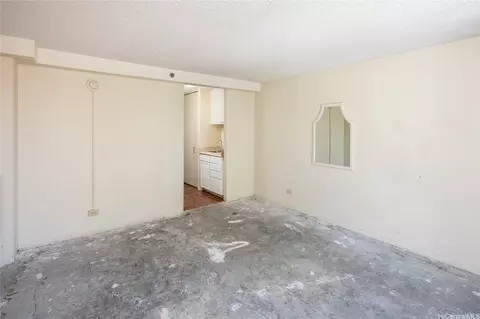 1920 Ala Moana Blvd #908, Honolulu, HI 96815