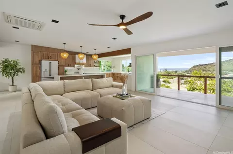 852 Kainoa Pl, Honolulu, HI 96821