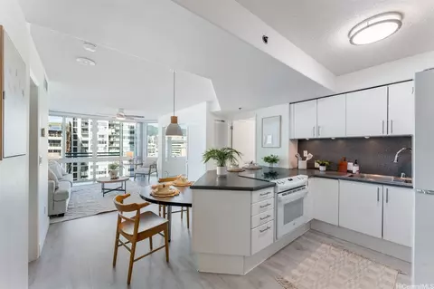 801 S King St #1208, Honolulu, HI 96813