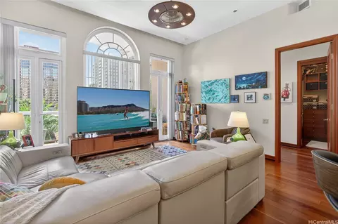 427 Launiu St #501, Honolulu, HI 96815