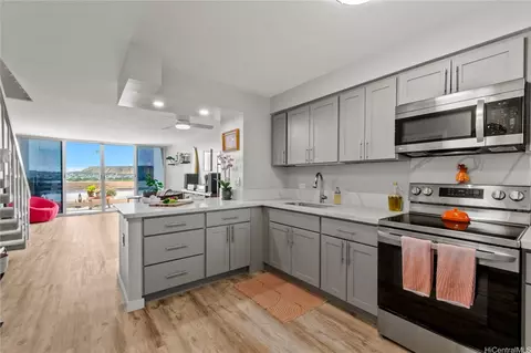 500 University Ave #928, Honolulu, HI 96826