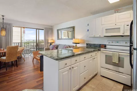 2140 Kuhio Ave #1103, Honolulu, HI 96815