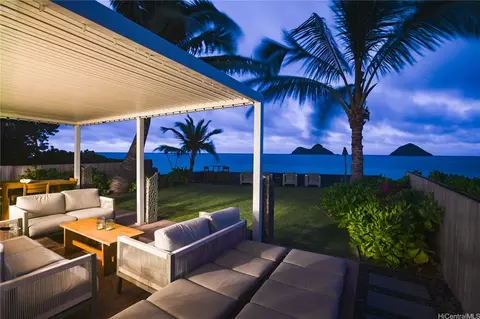1414 Mokulua Dr, Kailua, HI 96734