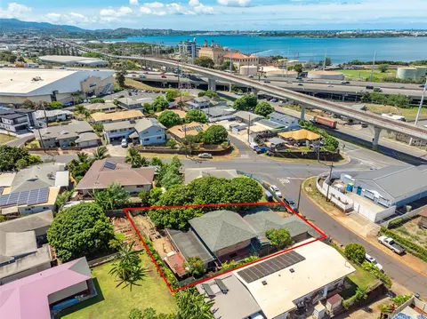 710 Puu Kala St, Pearl City, HI 96782