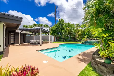 7081 Kalanianaole Hwy, Honolulu, HI 96825