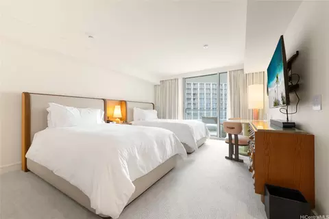 223 Saratoga Rd #1310, Honolulu, HI 96815