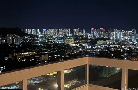 1122 Kaumailuna Pl, Honolulu, HI 96817