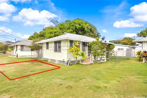 691 Kihapai St #B, Kailua, HI 96734