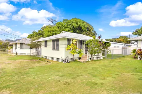 691 Kihapai St #B, Kailua, HI 96734