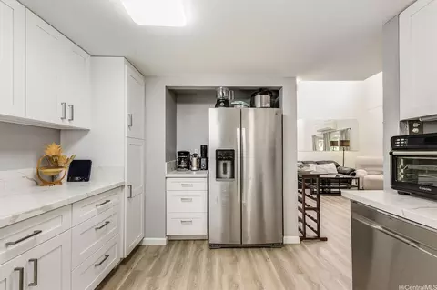 599 Keolu Dr #B, Kailua, HI 96734