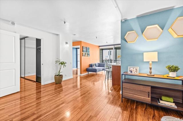 1226 Alexander St #1102, Honolulu, HI 96826