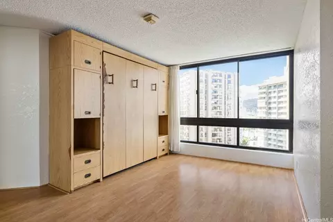 300 Wai Nani Way #I1006, Honolulu, HI 96815