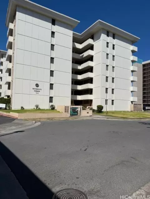 1026 Kalo St #701, Honolulu, HI 96826