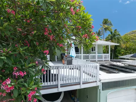 409 Wanaao Rd, Kailua, HI 96734