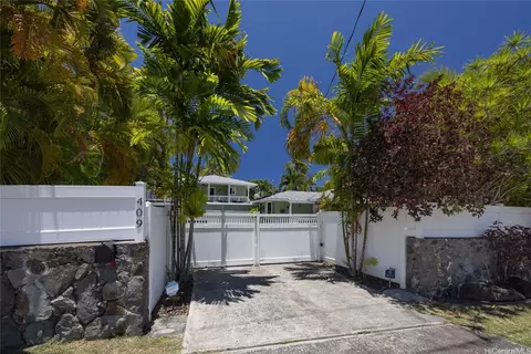 409 Wanaao Rd, Kailua, HI 96734