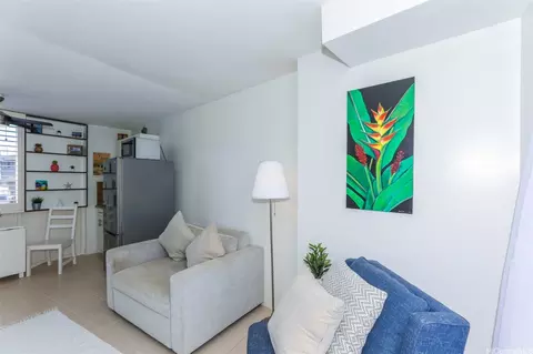1139 9th Ave #202, Honolulu, HI 96816