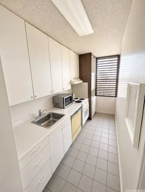 1630 Liholiho St #602, Honolulu, HI 96822