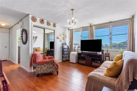 2977 Ala Ilima St #801, Honolulu, HI 96818