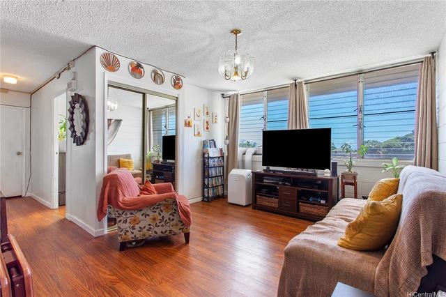 2977 Ala Ilima St #801, Honolulu, HI 96818