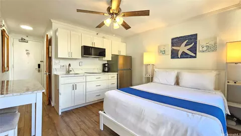 134 Kapahulu Ave #802, Honolulu, HI 96815