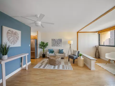 2092 Kuhio Ave #2405, Honolulu, HI 96815