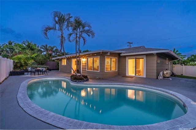 633 Keolu Dr, Kailua, HI 96734