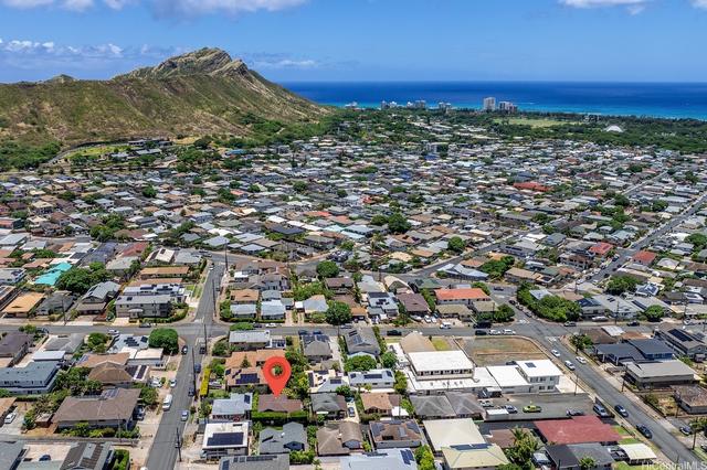 618 11th Ave #A, Honolulu, HI 96816