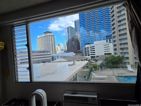 747 Amana St #401, Honolulu, HI 96814