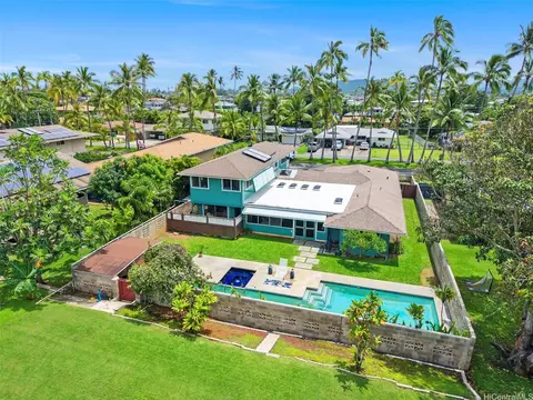 821 Kainui Dr, Kailua, HI 96734