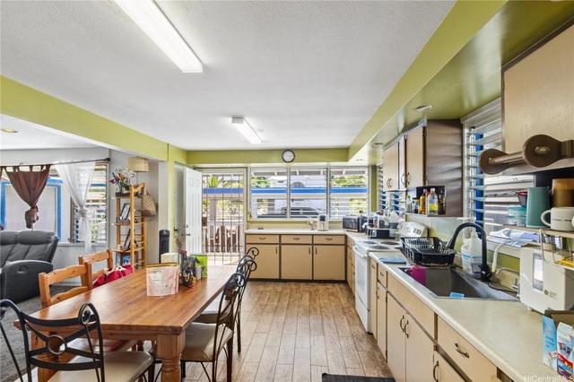 85-945 Mill St, Waianae, HI 96792