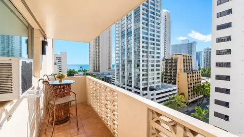 2442 Kuhio Ave #1101, Honolulu, HI 96815