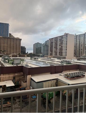 1624 Kanunu St #502, Honolulu, HI 96814