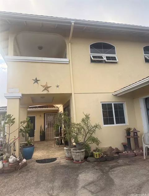 99-446 Hakina St, Aiea, HI 96701