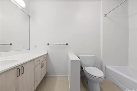 Bath - 912 Hao St, Honolulu, HI 96821 photo 5 of 5