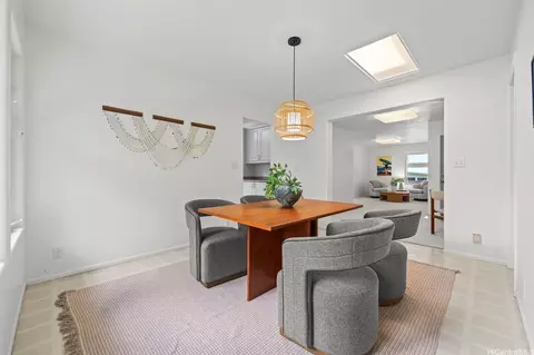 Dining - 912 Hao St, Honolulu, HI 96821 photo 1 of 2