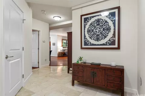 343 Hobron Ln #L103, Honolulu, HI 96815