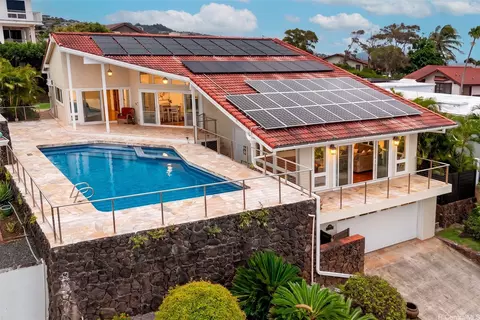 1865 Alaweo St, Honolulu, HI 96821