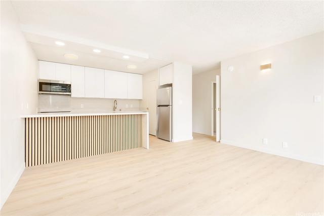 1687 Pensacola St #1004, Honolulu, HI 96822