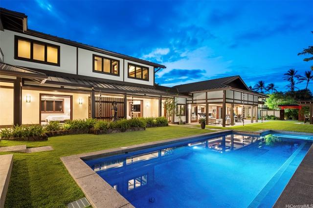1011 Mokulua Dr, Kailua, HI 96734