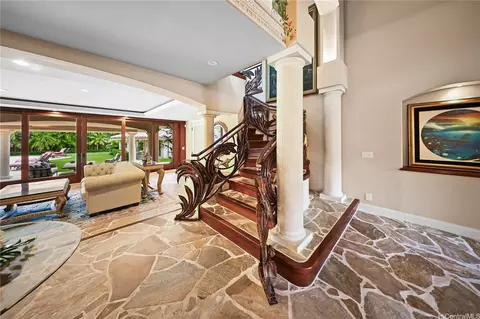 443 Portlock Rd, Honolulu, HI 96825