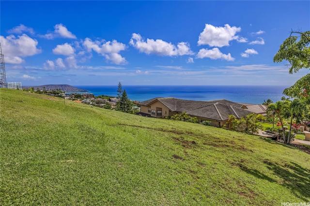 549 Moaniala St, Honolulu, HI 96821