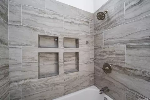 Bath - 1011 Luaole Pl, Honolulu, HI 96818 photo 3 of 3