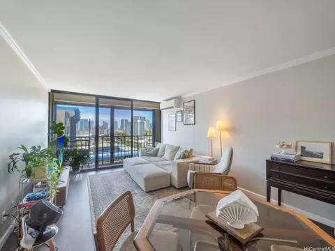 1561 Pensacola St #1002, Honolulu, HI 96822