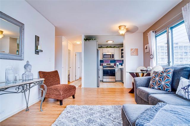 509 University Ave #908, Honolulu, HI 96826