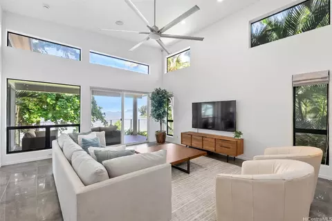 47-409 Kamehameha Hwy #B, Kaneohe, HI 96744