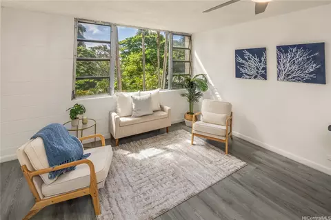 98-1042 Moanalua Rd #2-201, Aiea, HI 96701