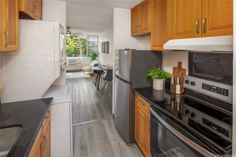 98-1042 Moanalua Rd #2-201, Aiea, HI 96701