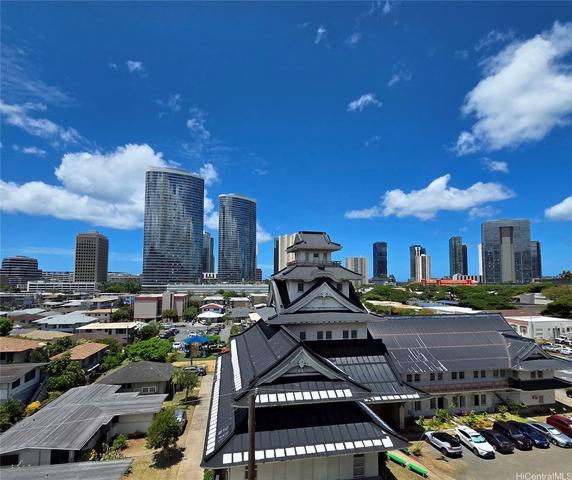 1122 Elm St #707, Honolulu, HI 96814