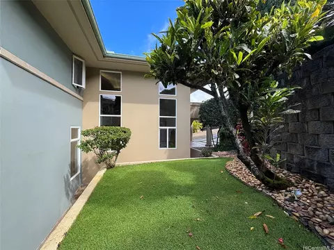 Exterior - 5609 Poola St #A, Honolulu, HI 96821 photo 4 of 4