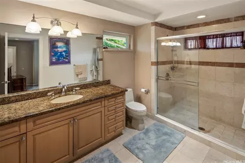 Bath - 5609 Poola St #A, Honolulu, HI 96821 photo 4 of 4